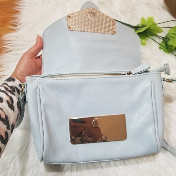ALDO Crossbody Bag Color Baby Blue Adjustable Straps And Gold Hardware. - Picture 14 of 17